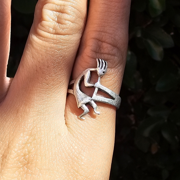 Sterling Kokopelli Ring - Picture 2 of 7